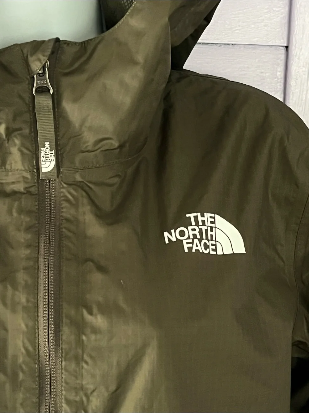 The North Face Olive Green Hooded Raincoat with Sleeve Logo Boys XL mesh lining